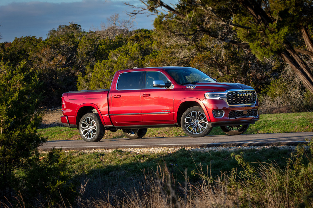 RAM 1500 Laramie Night