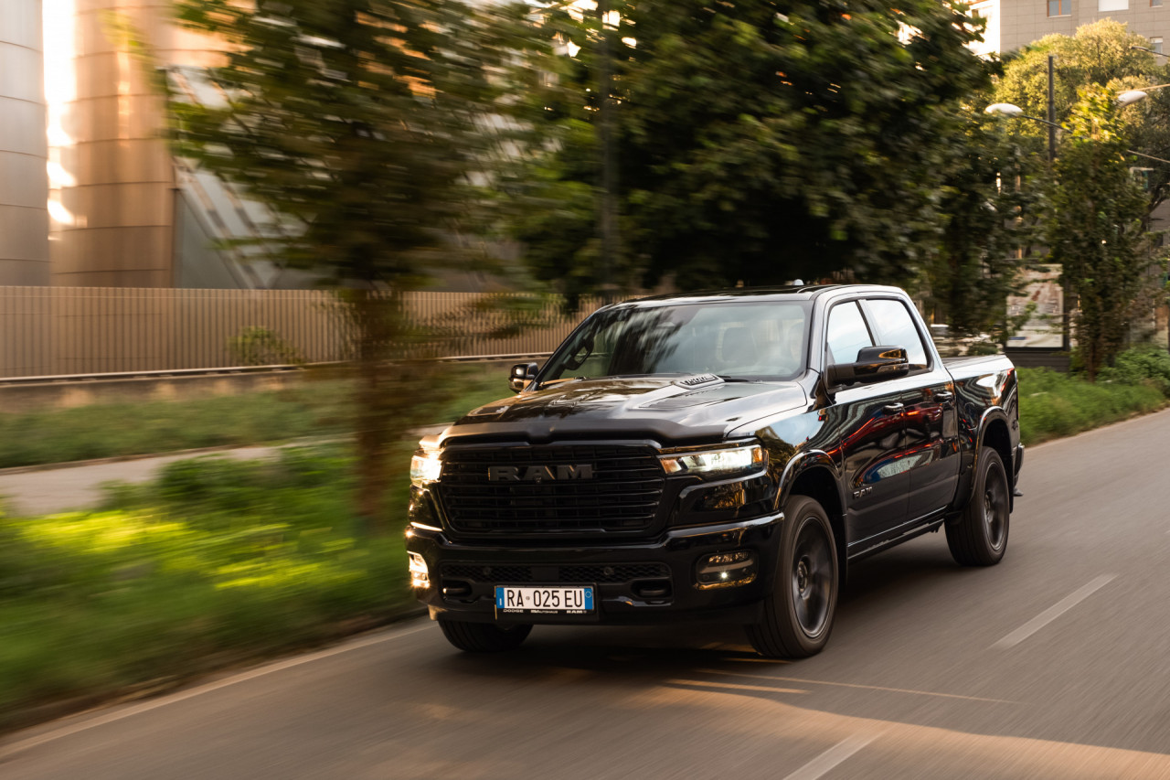 RAM 1500 Laramie Night